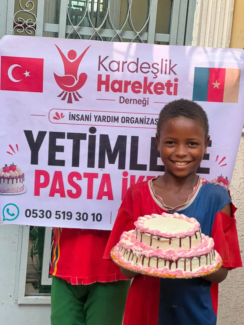 Yetimlere pasta ikramı, Kamerun